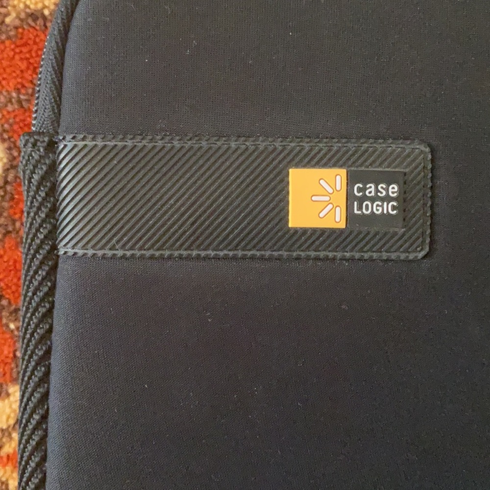 case logic soft computer case - Picture 2 of 7